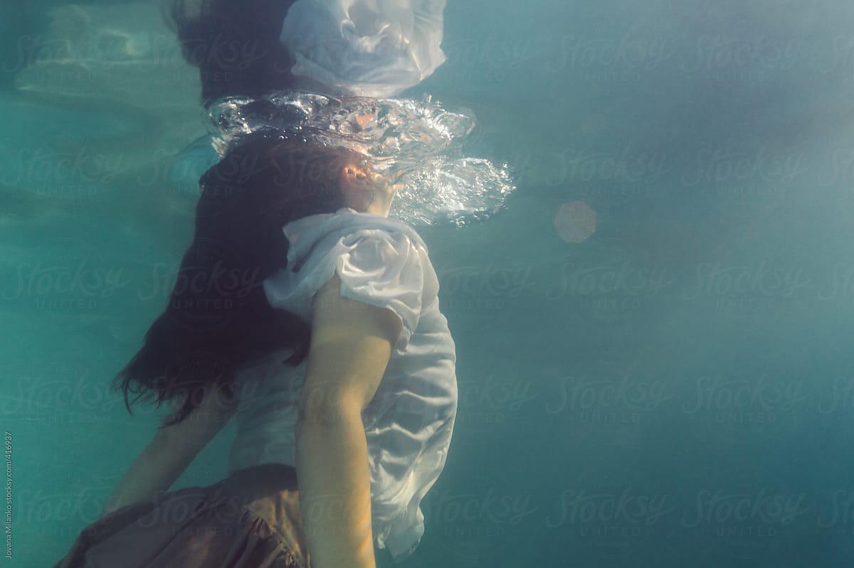 Tumblr Boy And Girl Kissing Underwater