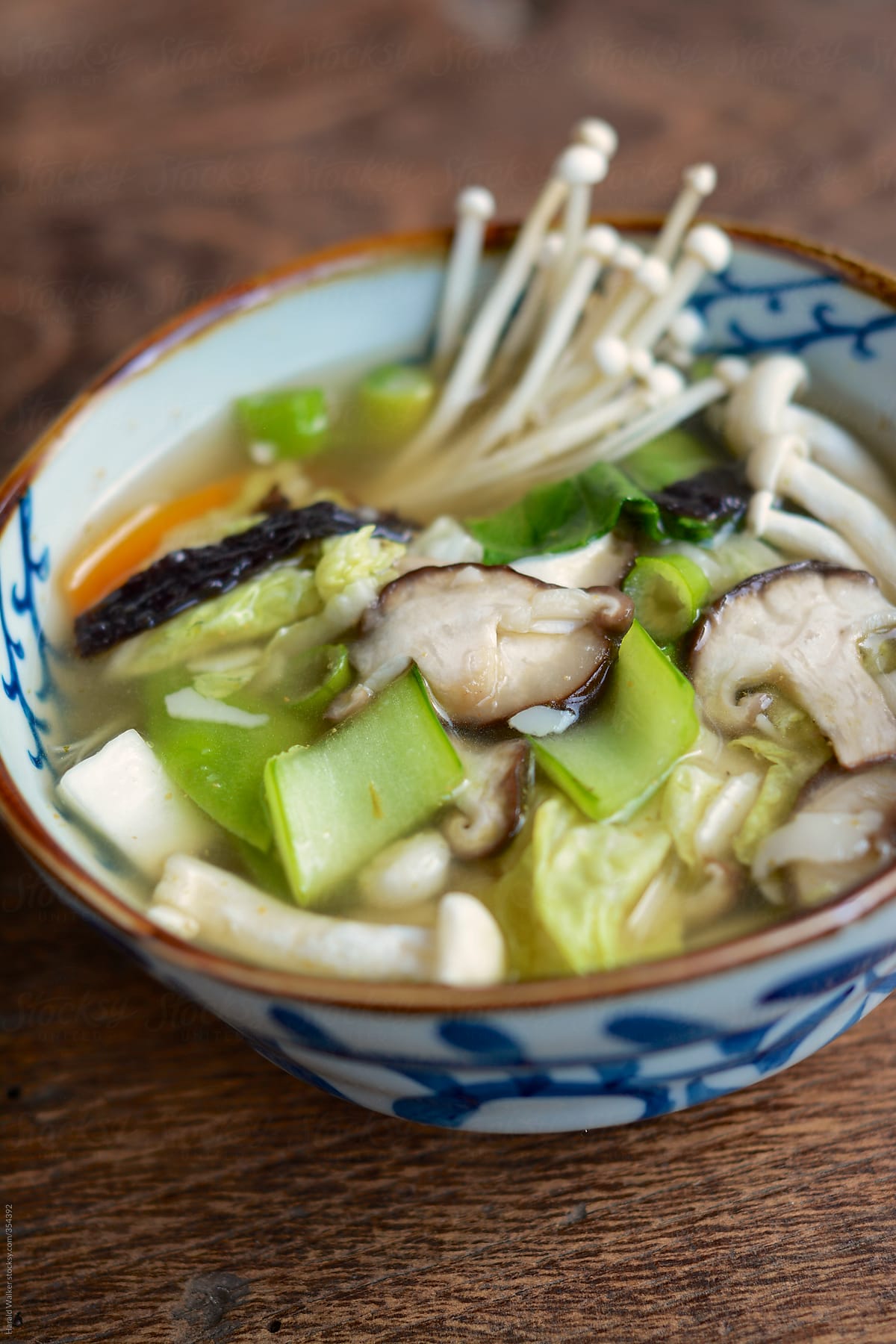 East-Asian mushroom vegetables soup
