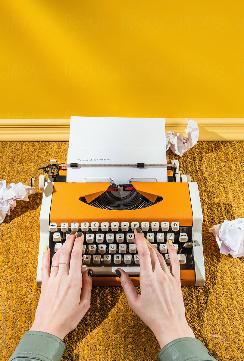 Stylish Yellow Office Typewriter Set