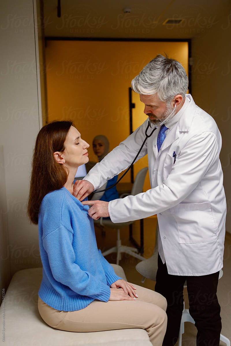 Physician healthcare aid medical examination patient