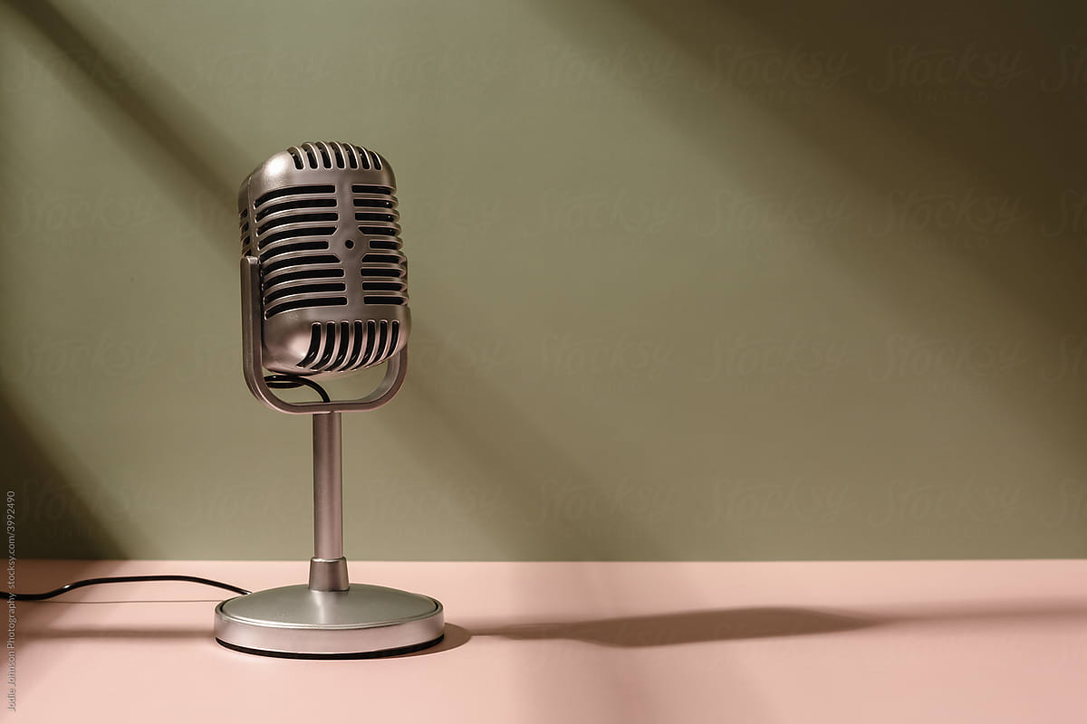 Podcast vintage microphone