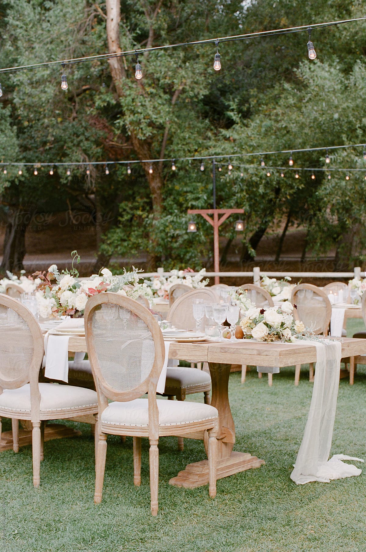 Rustic outdoor wedding reception table