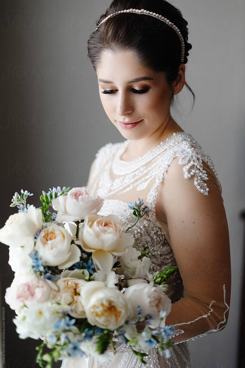 Portrait bride flower bouquet