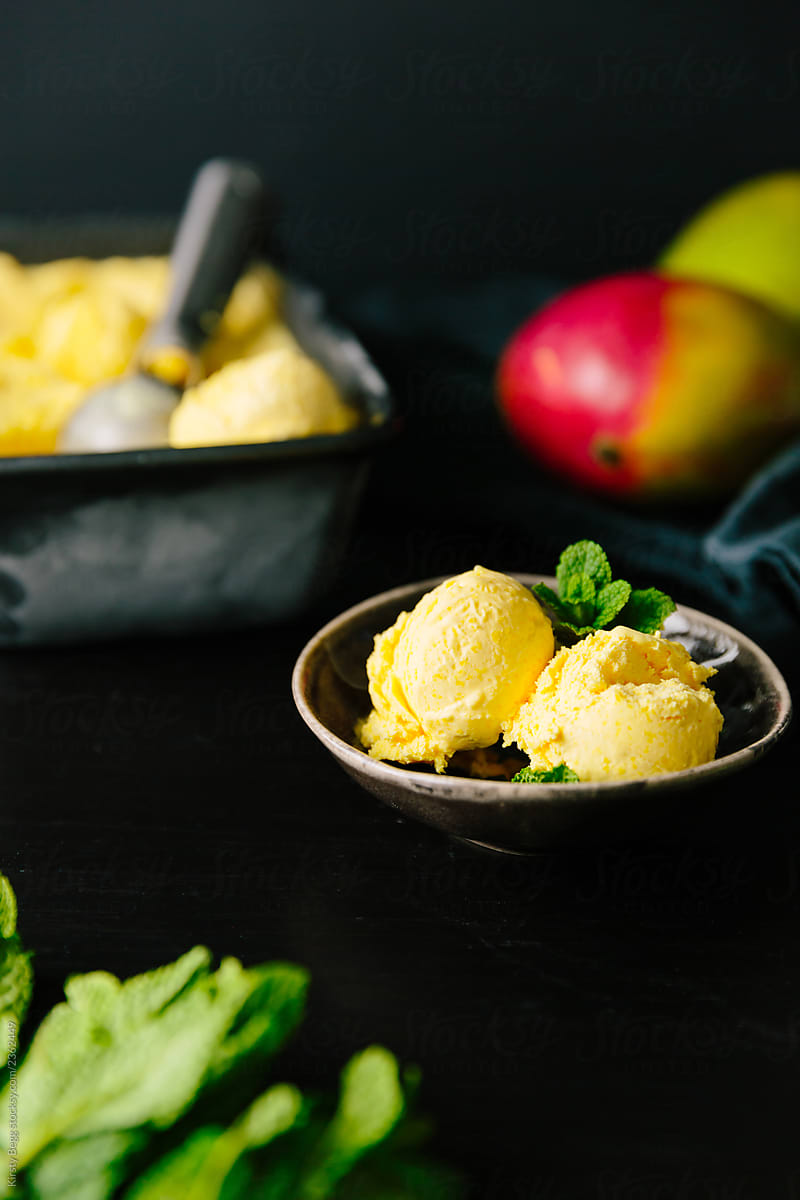 Mango ice cream in bowl