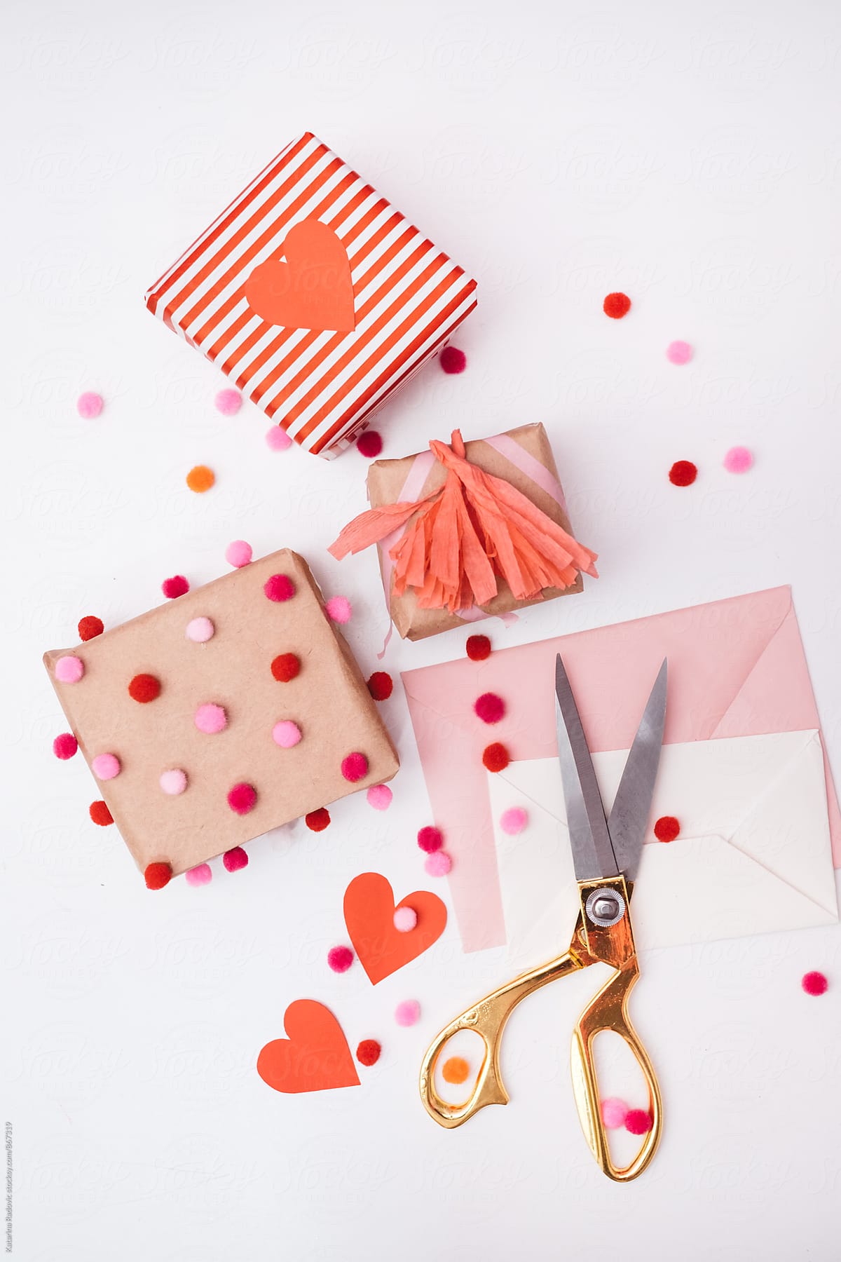 DIY Valentine\'s Wrapping Ideas