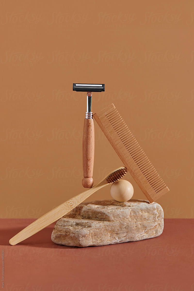 Eco-friendly bathroom accessories wooden toothbrushes, razors and comb