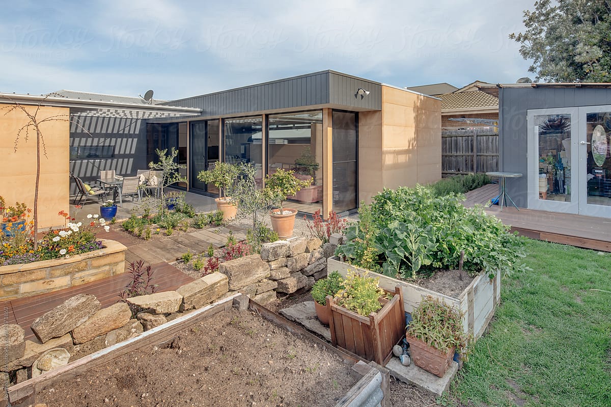 Contemporary home made with Rammed Earth building matierial
