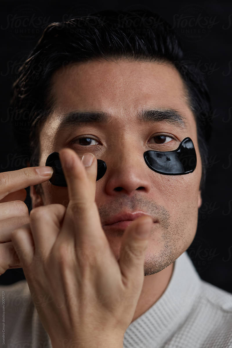Facial collagen under eye patch