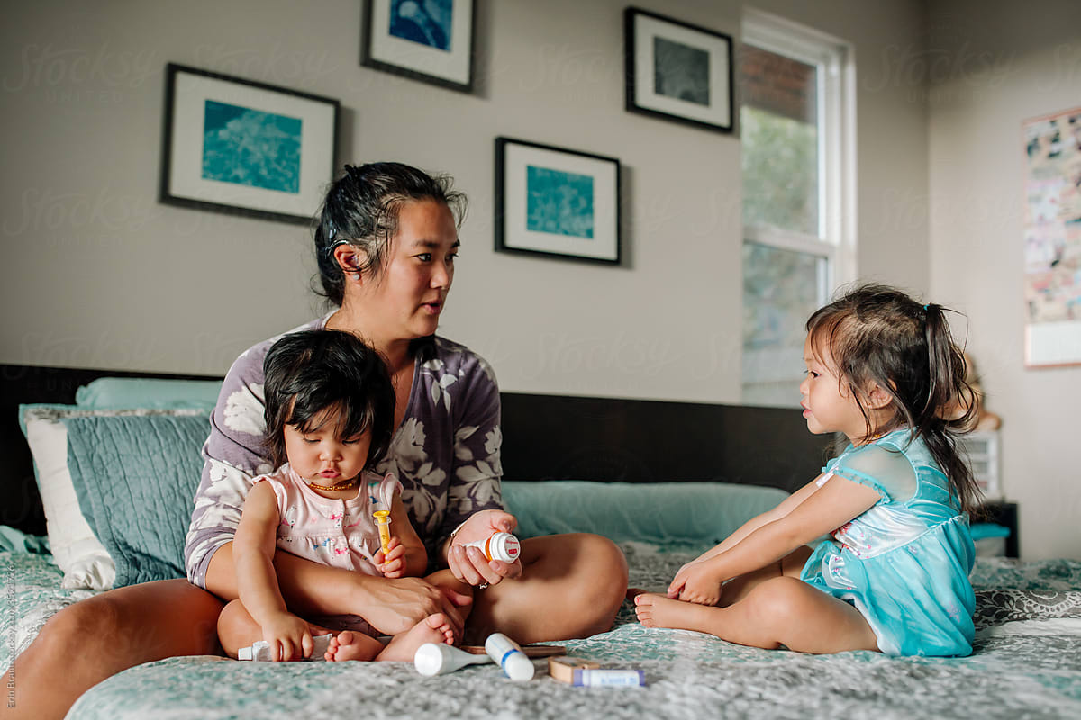 Asian-American deaf mother with daughters