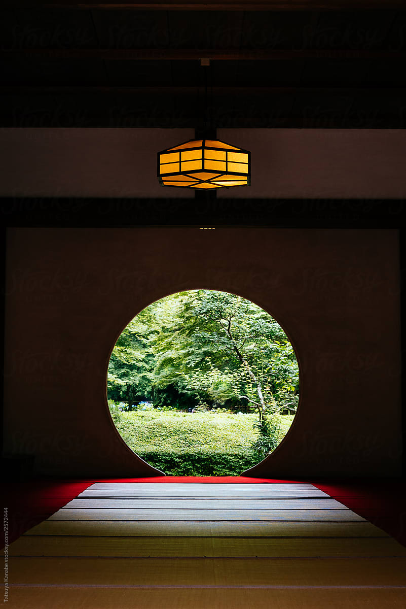 Tatami Room with Round Window