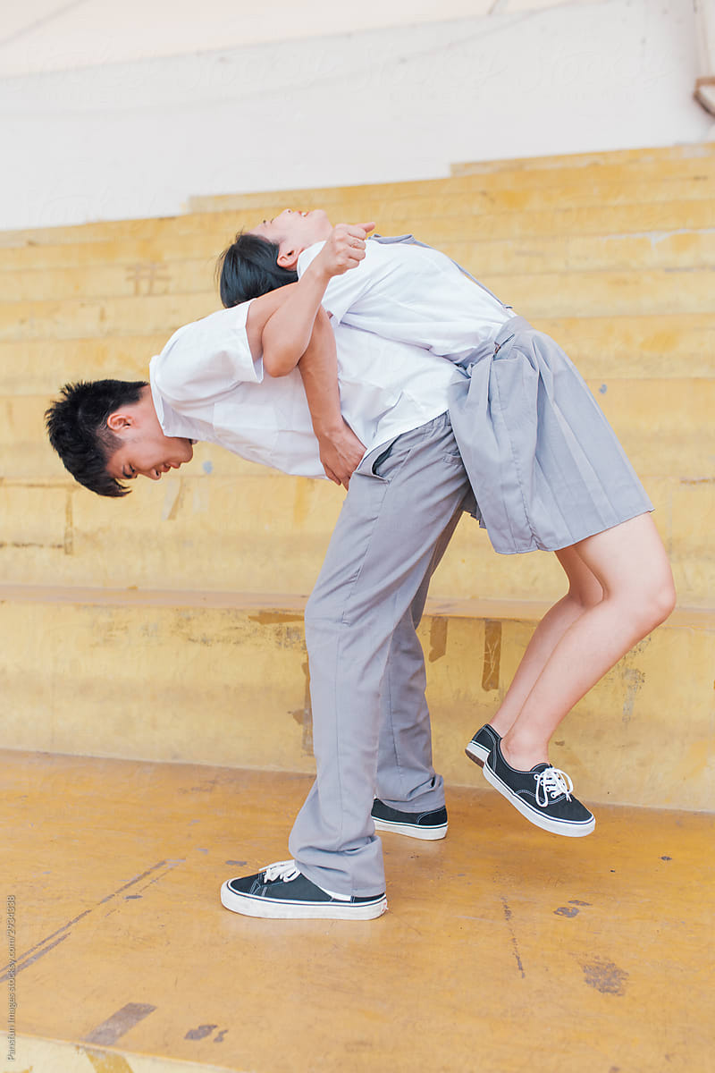 «young Asian College Couple Del Colaborador De Stocksy «pansfun Images