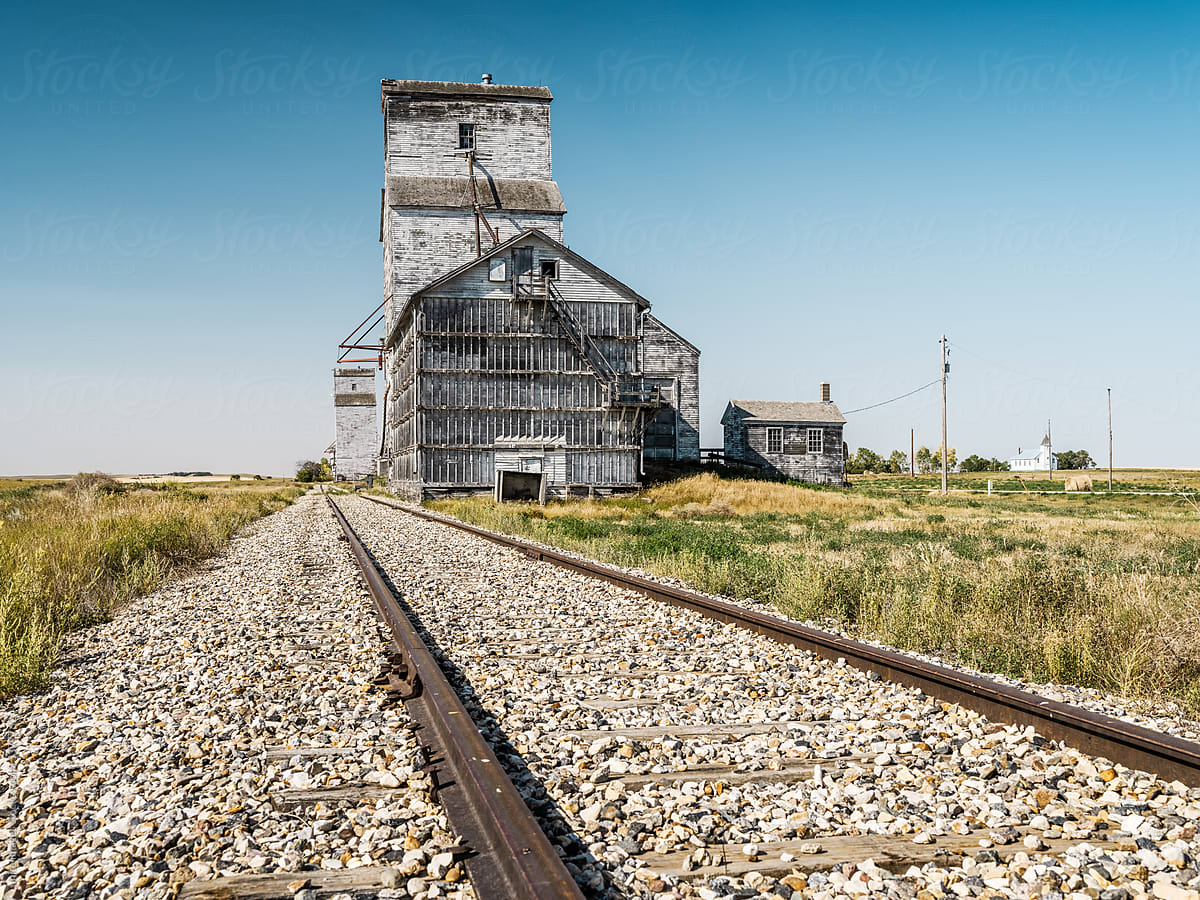 abandoned    grain elevator