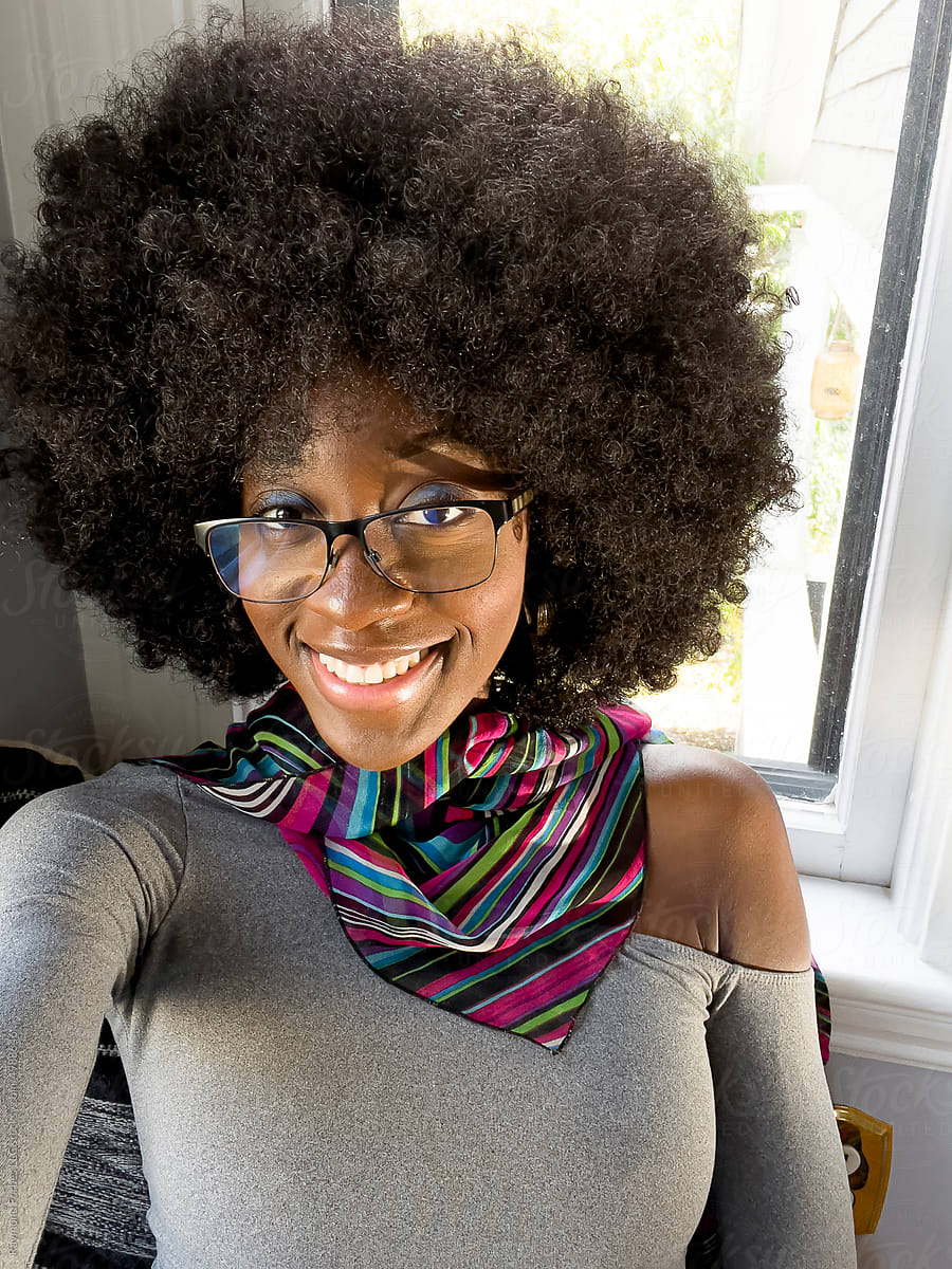 African American Lifestyle Girl  selfie photo user-generated Content
