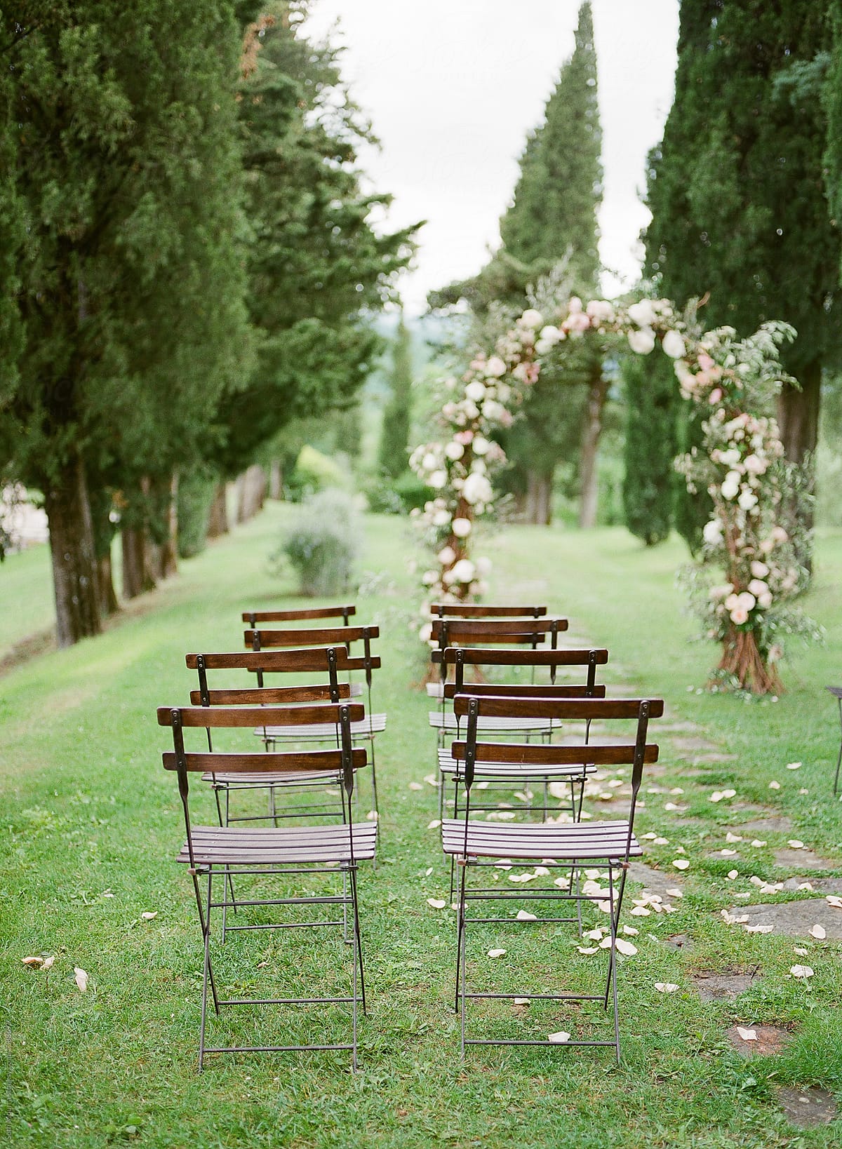 Intimate wedding ceremony in Tuscany