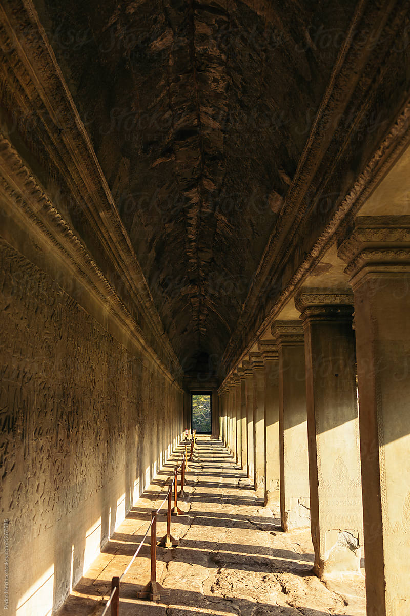 corridor of the Angkor Wat temple