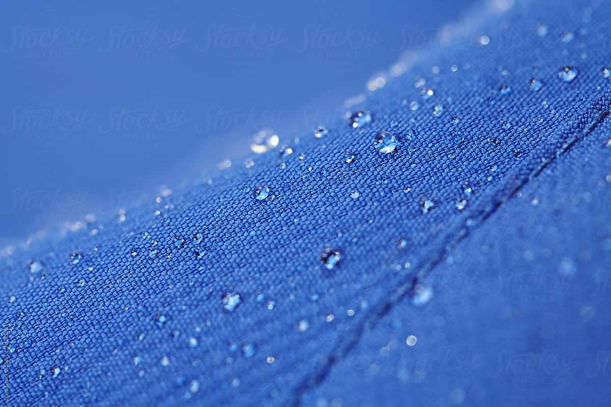 Wind and weatherproof fabric of a softshell mountaineering jacket.
