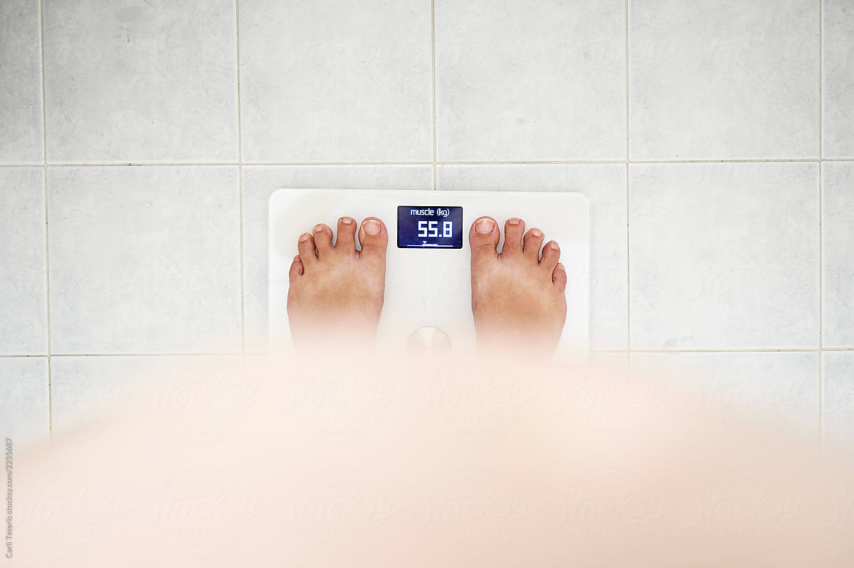 Smart scale measuring body composition
