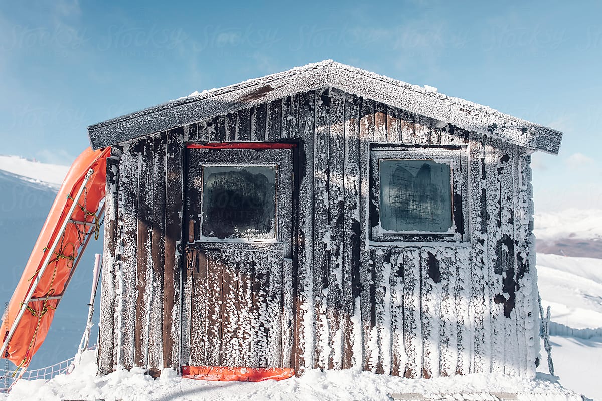 wood cabin frozen