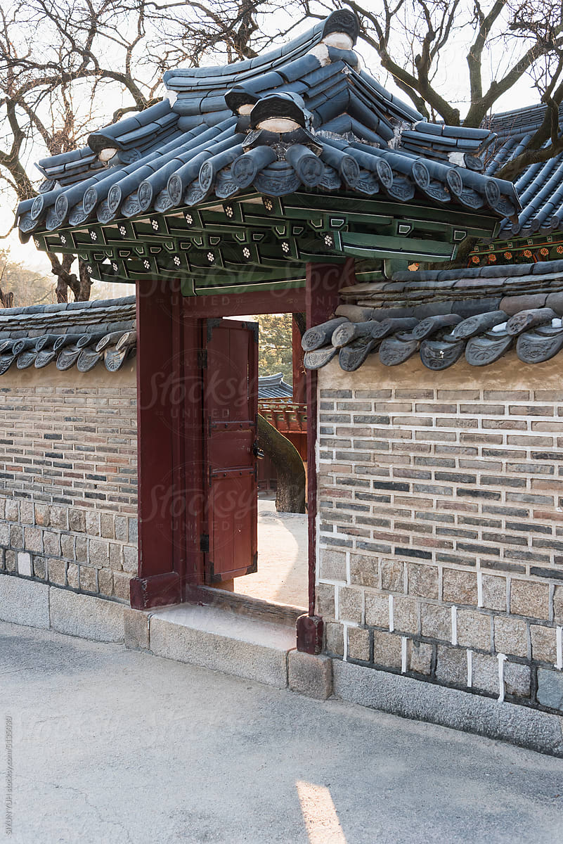 Ancient gate in Changdeokgung Palace