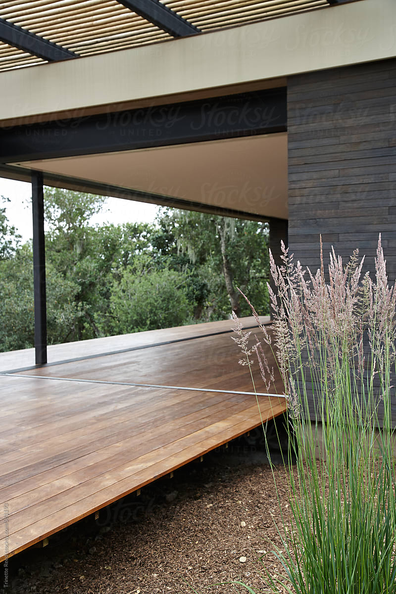 Indoor outdoor room and deck in luxury modern design home