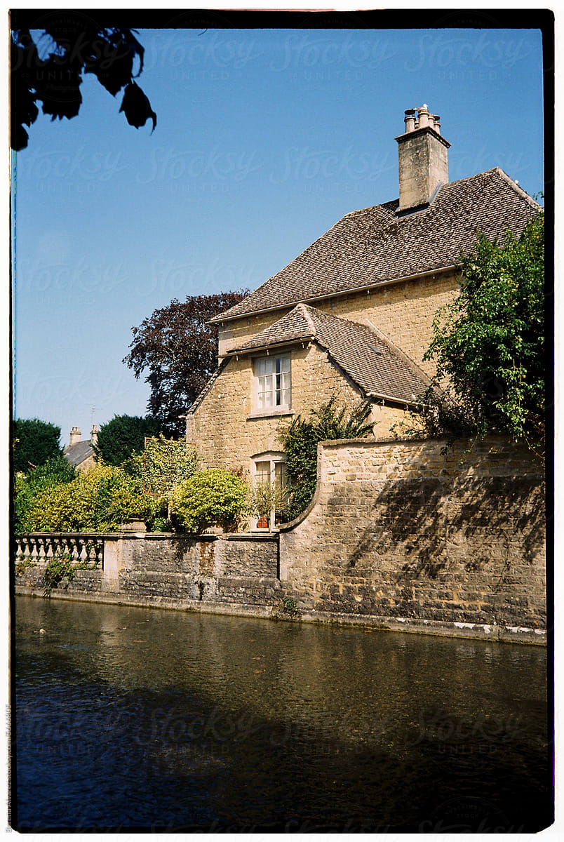 típical houses in cotswolds