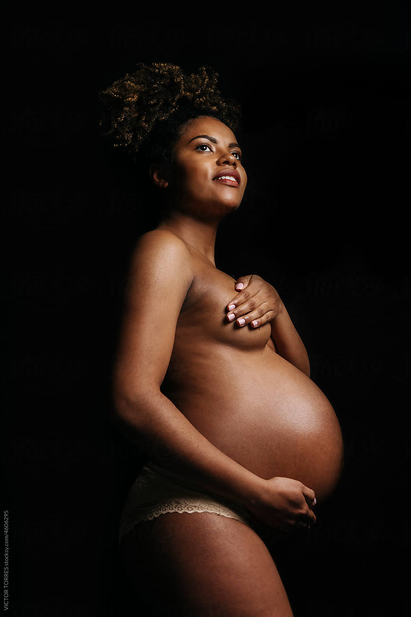pregnant black housewife naked