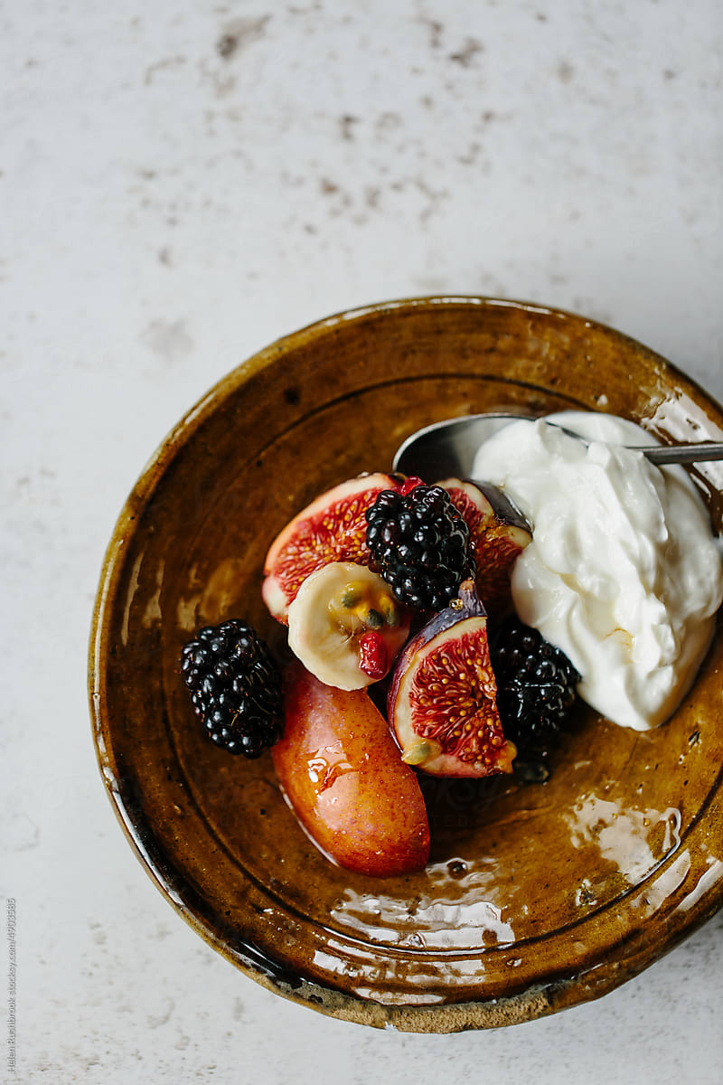 Fresh autumnal fruit and thick yoghurt