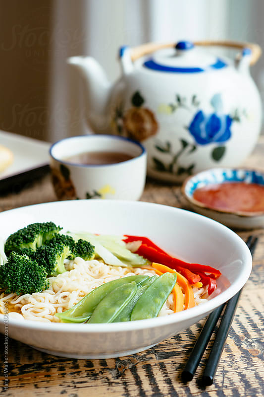 Asian Noodle Bowl with Vegetables
