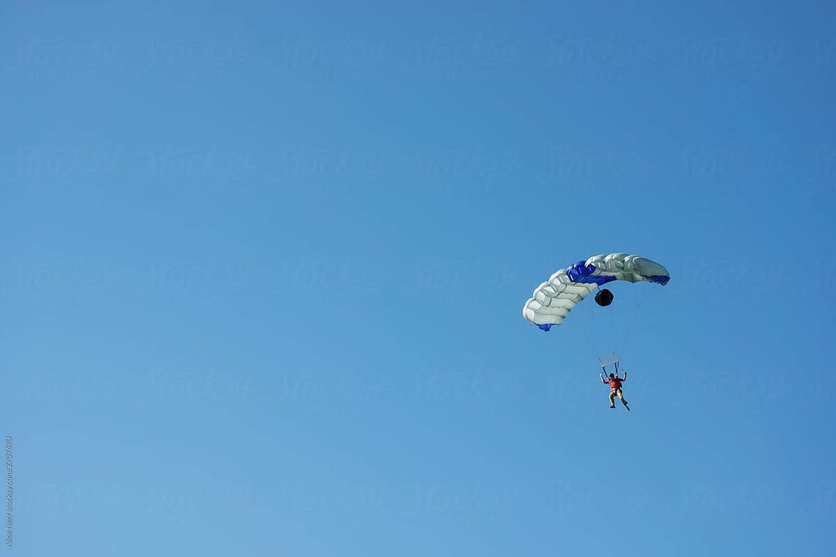 Skydiver under his main chute