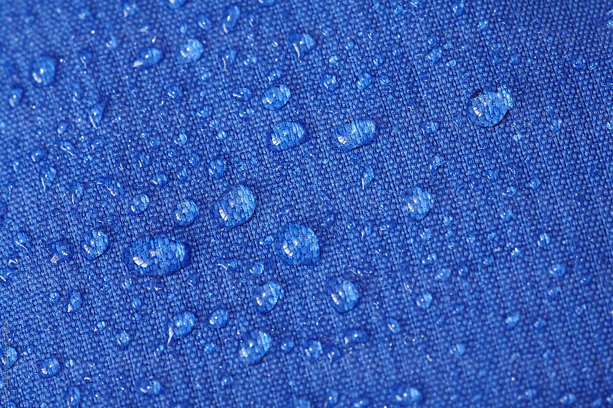 Wind and weatherproof fabric of a softshell mountaineering jacket.