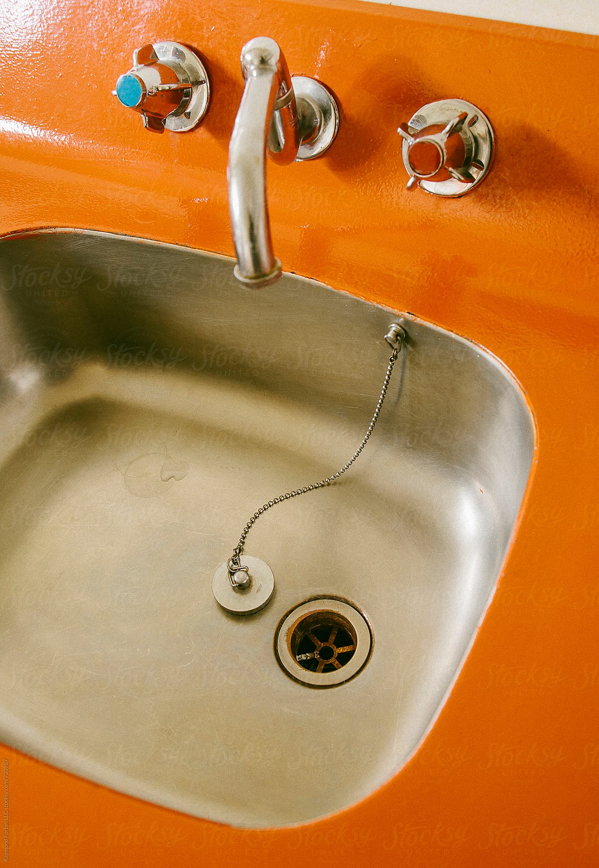 Kitchen Sink Drain with stopper and color orange