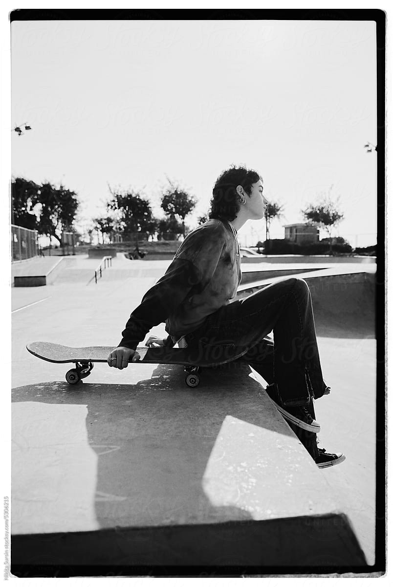 Teen girl posing in a skate park