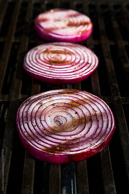 Red onion on the grill