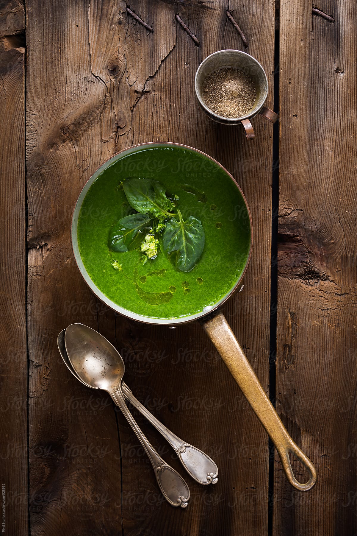 Food: spinach and broccoli soup