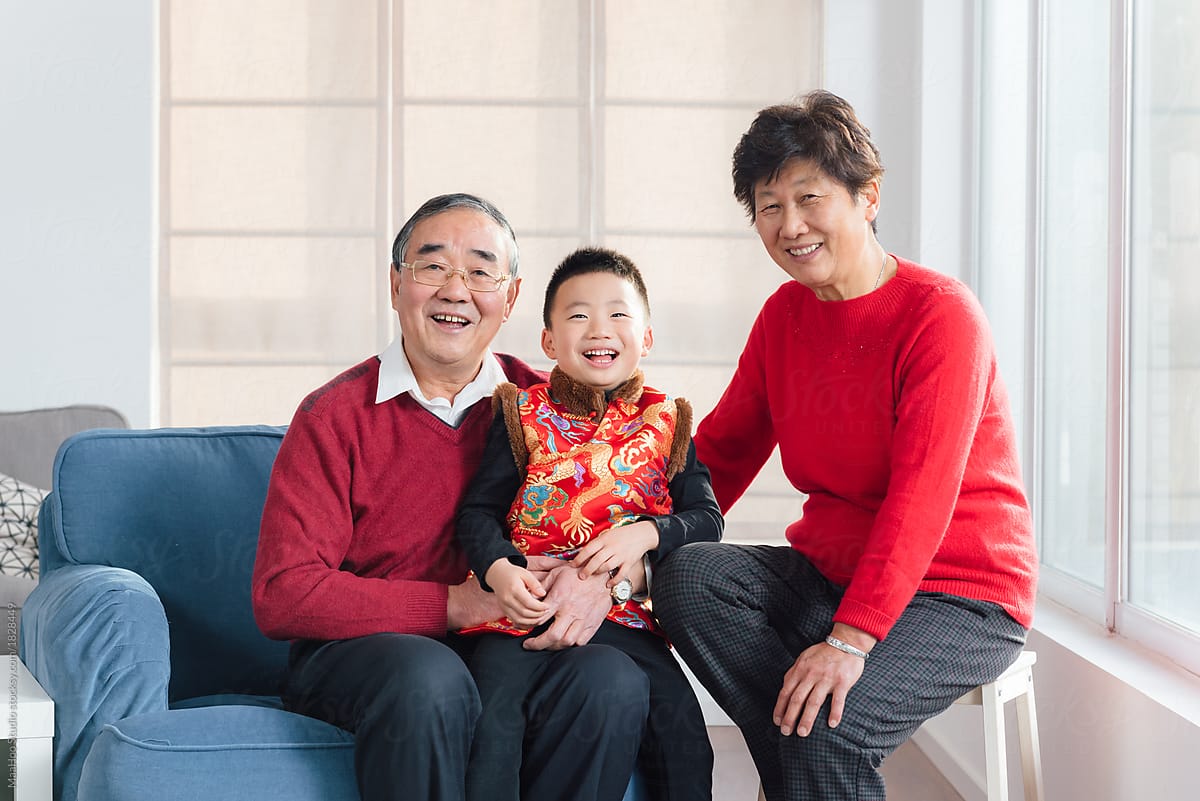 Portrait of Chinese family