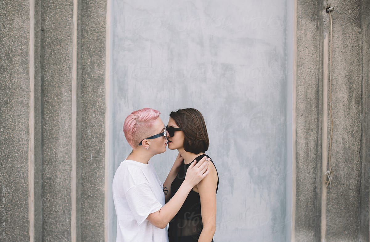Real Lesbian Couple In Love Del Colaborador De Stocksy Alexey Kuzma Stocksy 