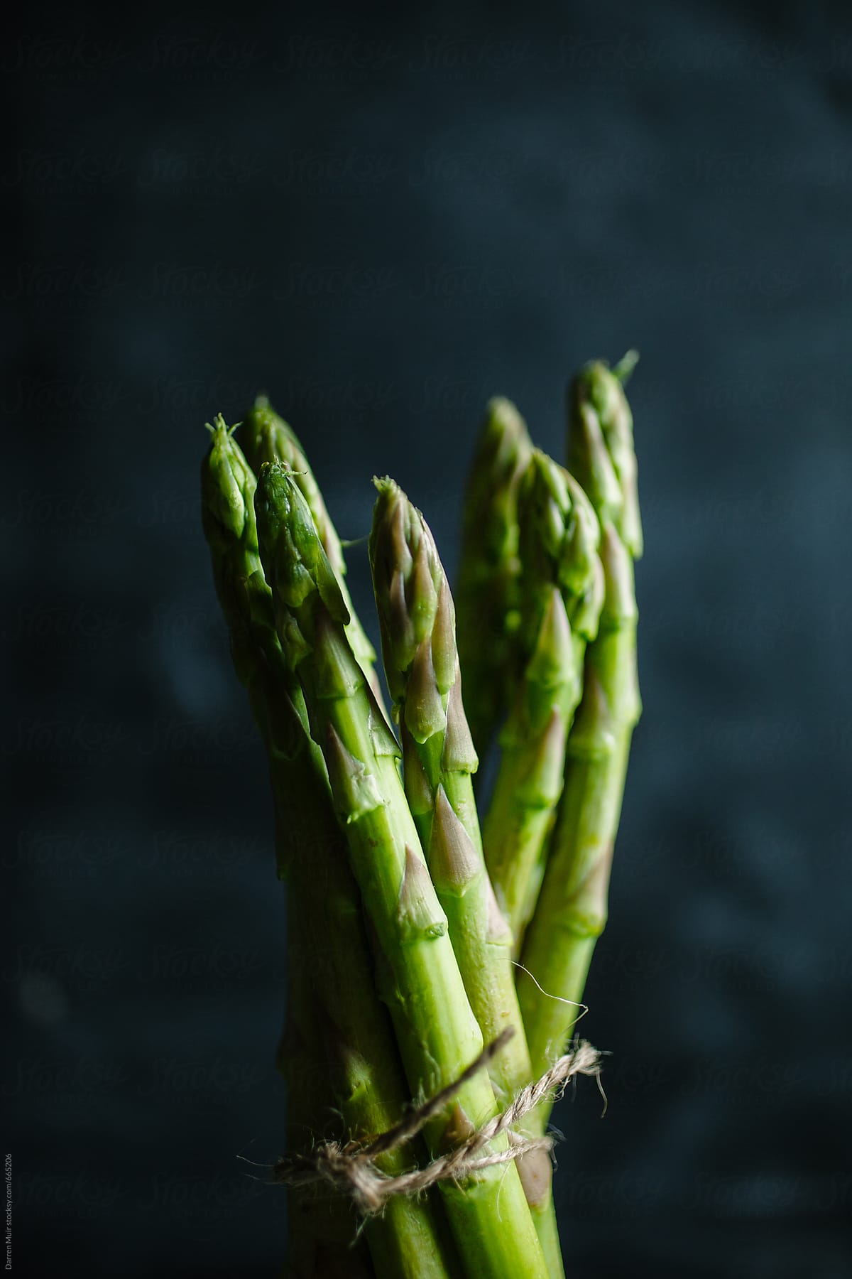 Raw asparagus tips.