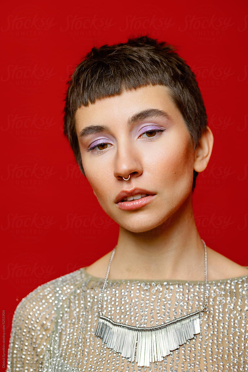 Portrait feminine jewellery makeup model copy space