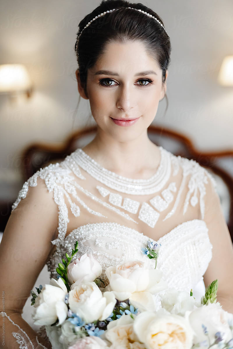 Portrait bride flower bouquet appearance