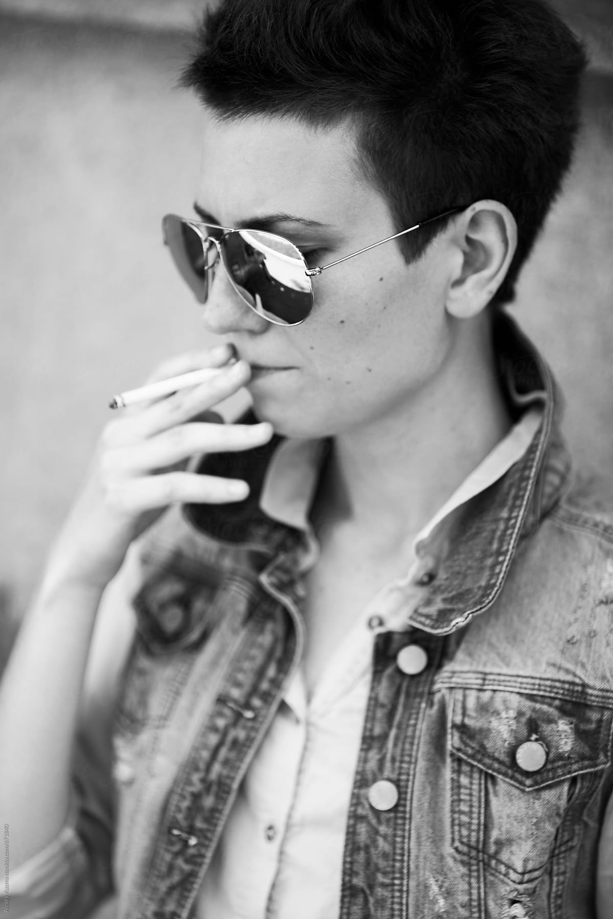 portrait of smoking androgyne .