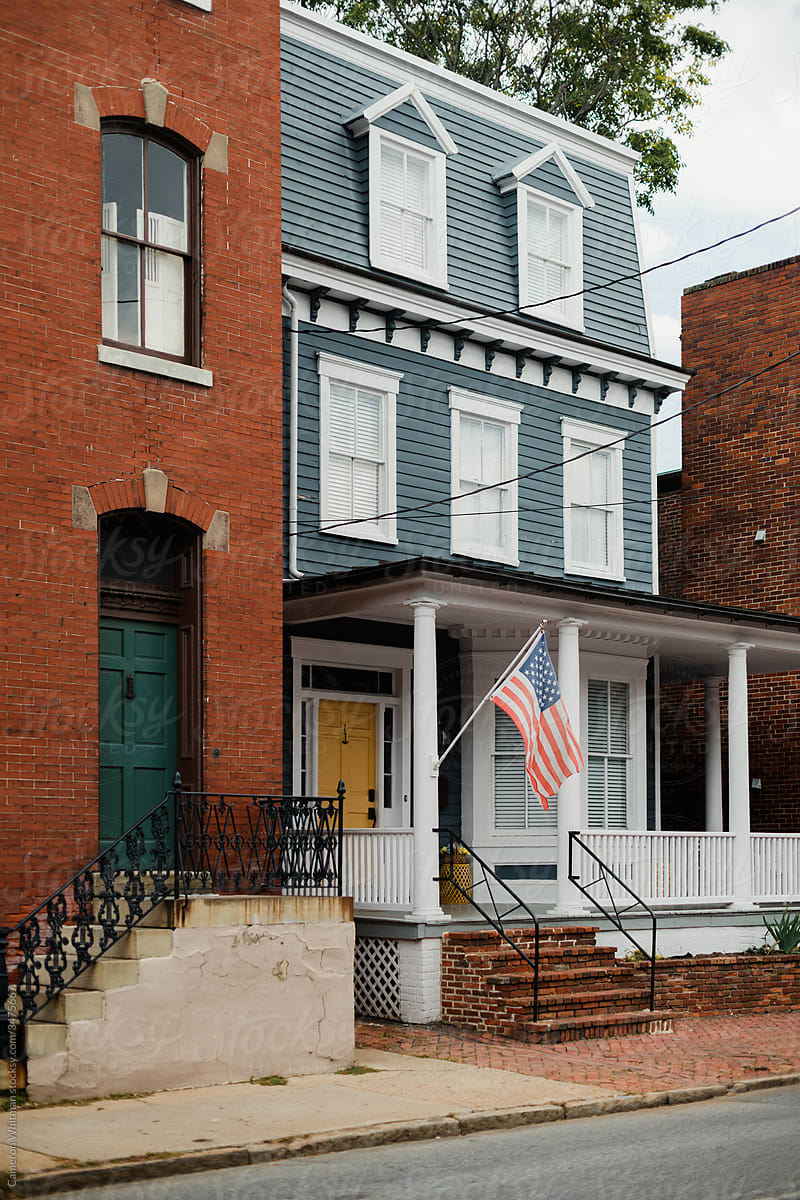 Historic Annapolis Homes With US Flag