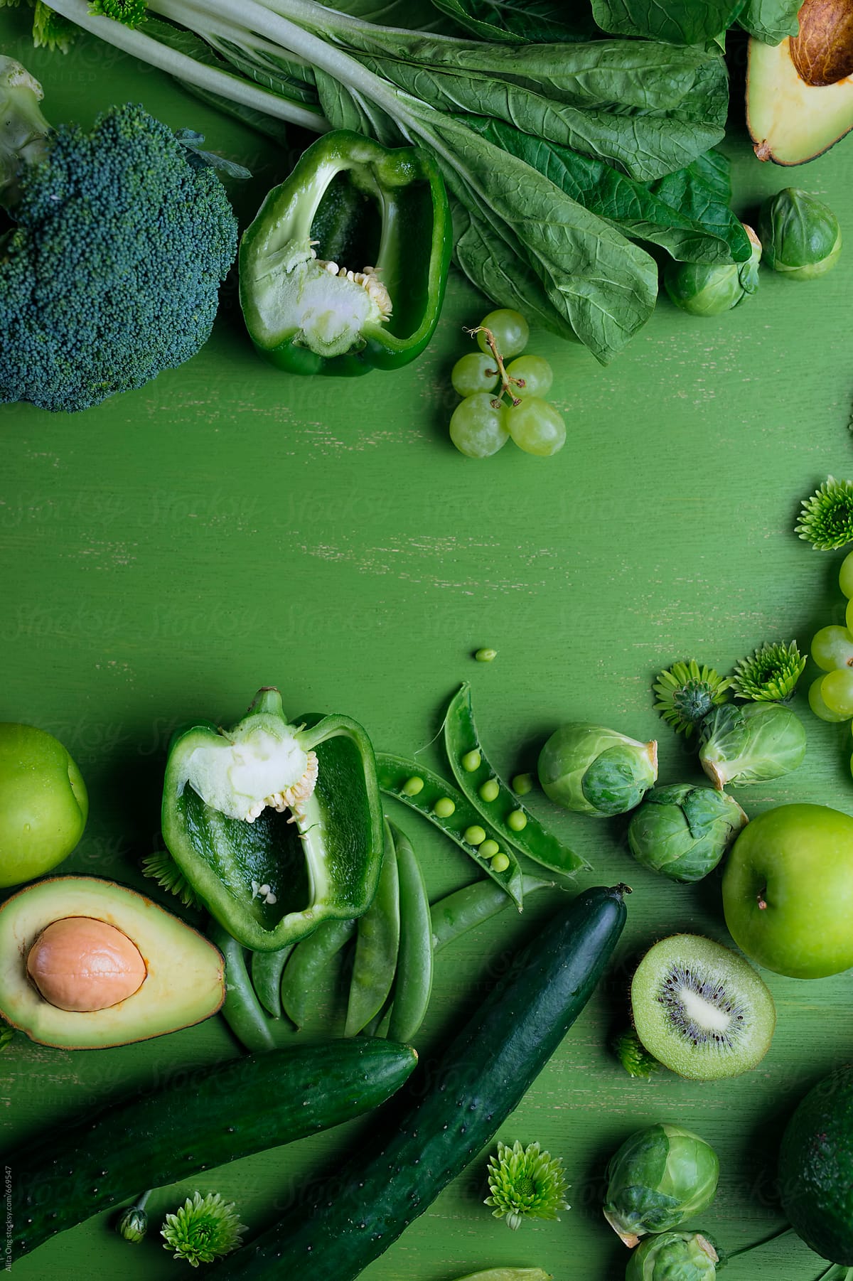 Green fruits and vegetables (with copyspace)