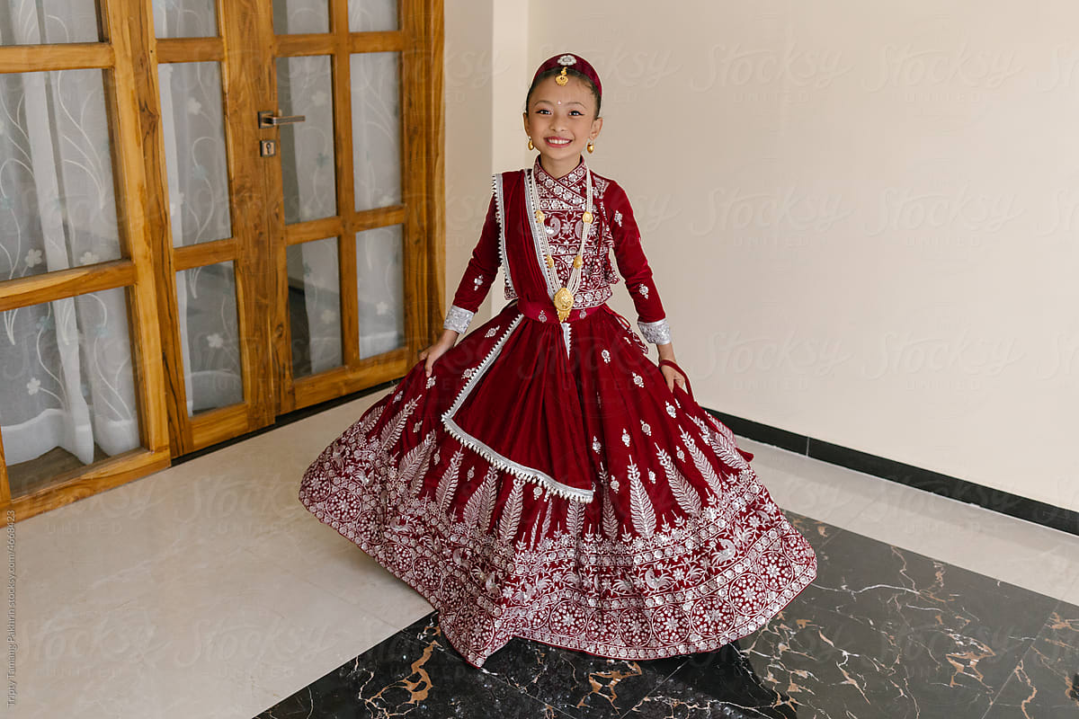 East gof nepal traditional dresses hi-res stock photography and images -  Alamy