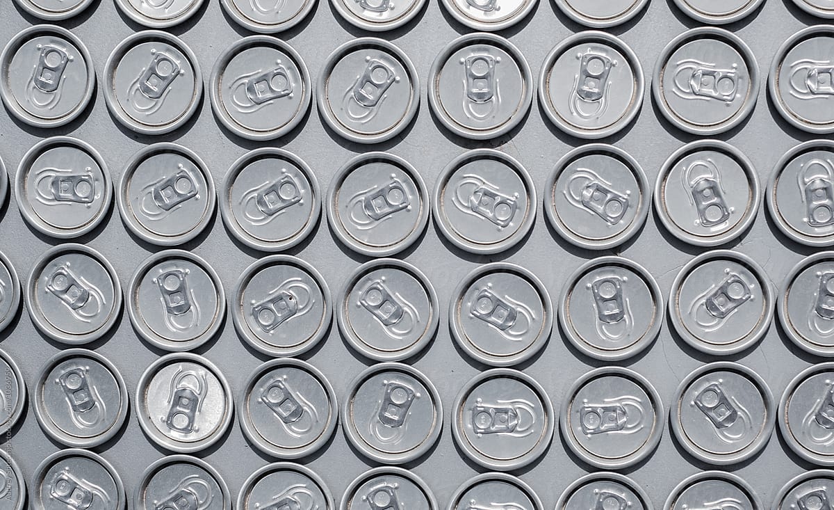 Repetition of plugs/tops of soda cans.