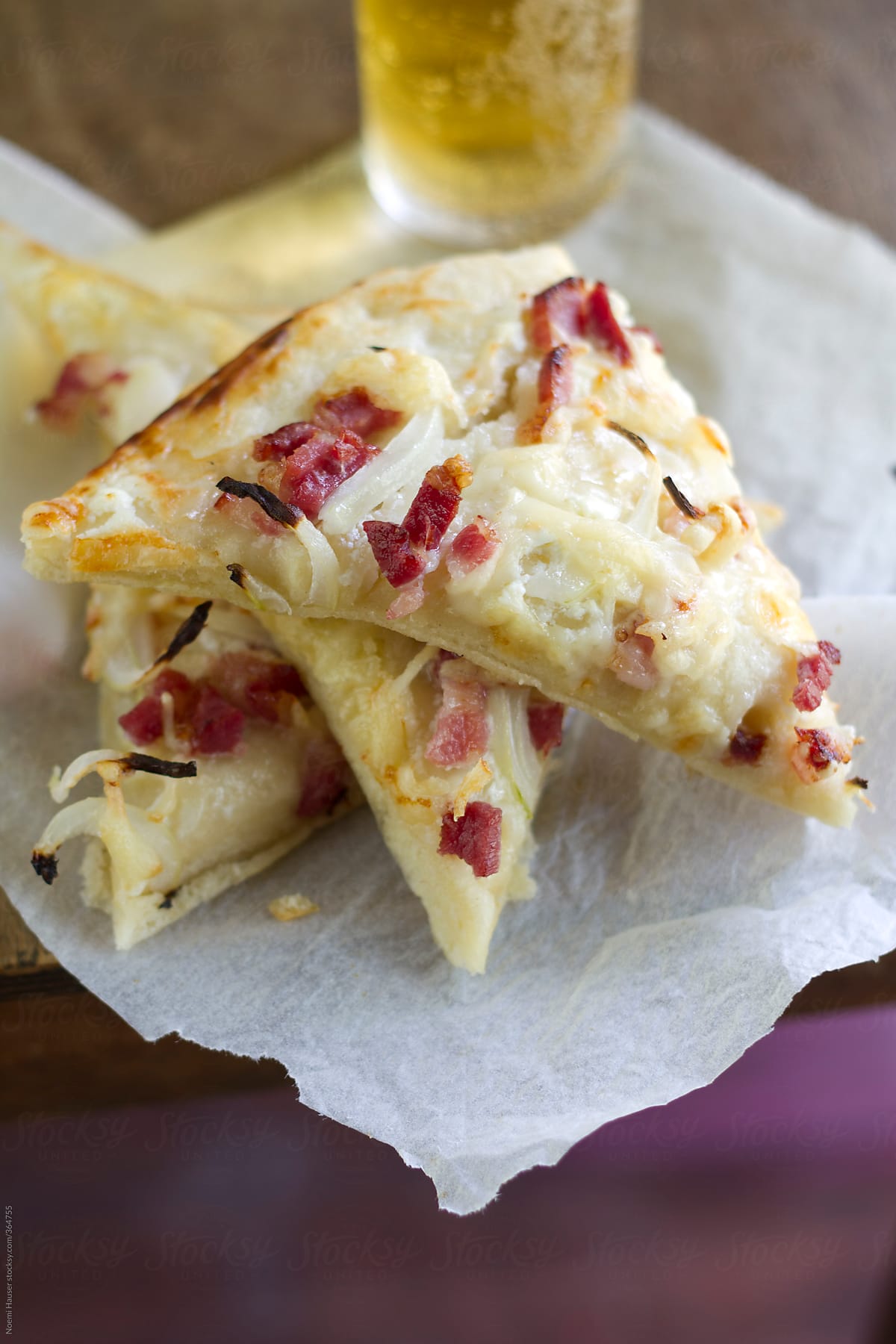 Flatbread with bacon and onion