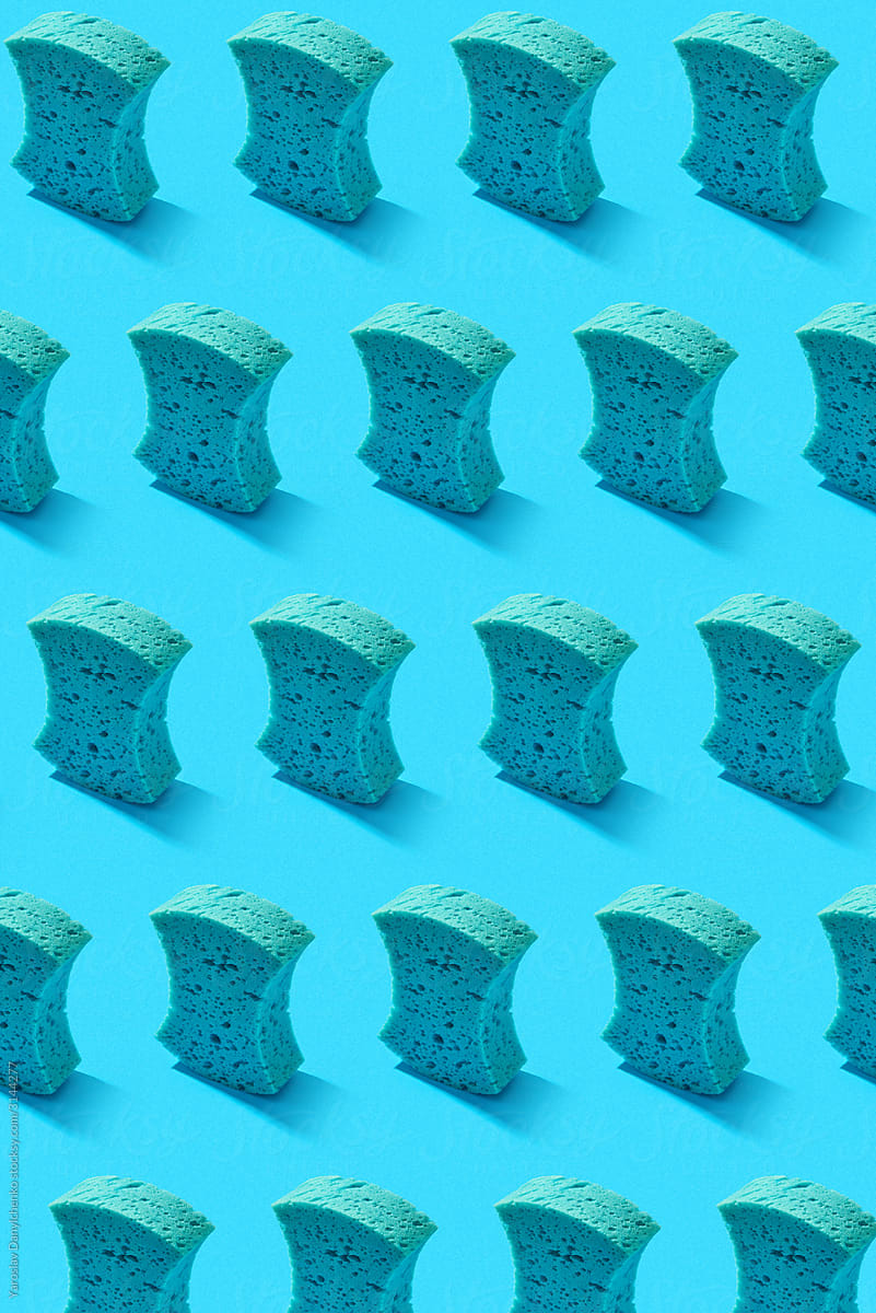Pattern from vertical standing blue sponges.