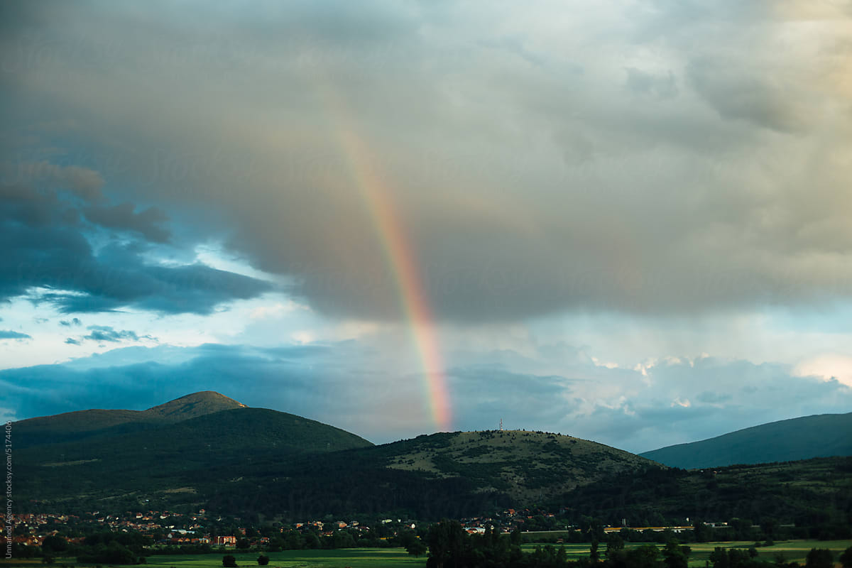 The rainbow above the mountainside