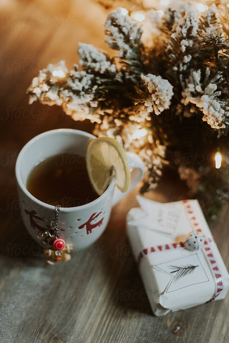 Christmas tea, lemon and a preset