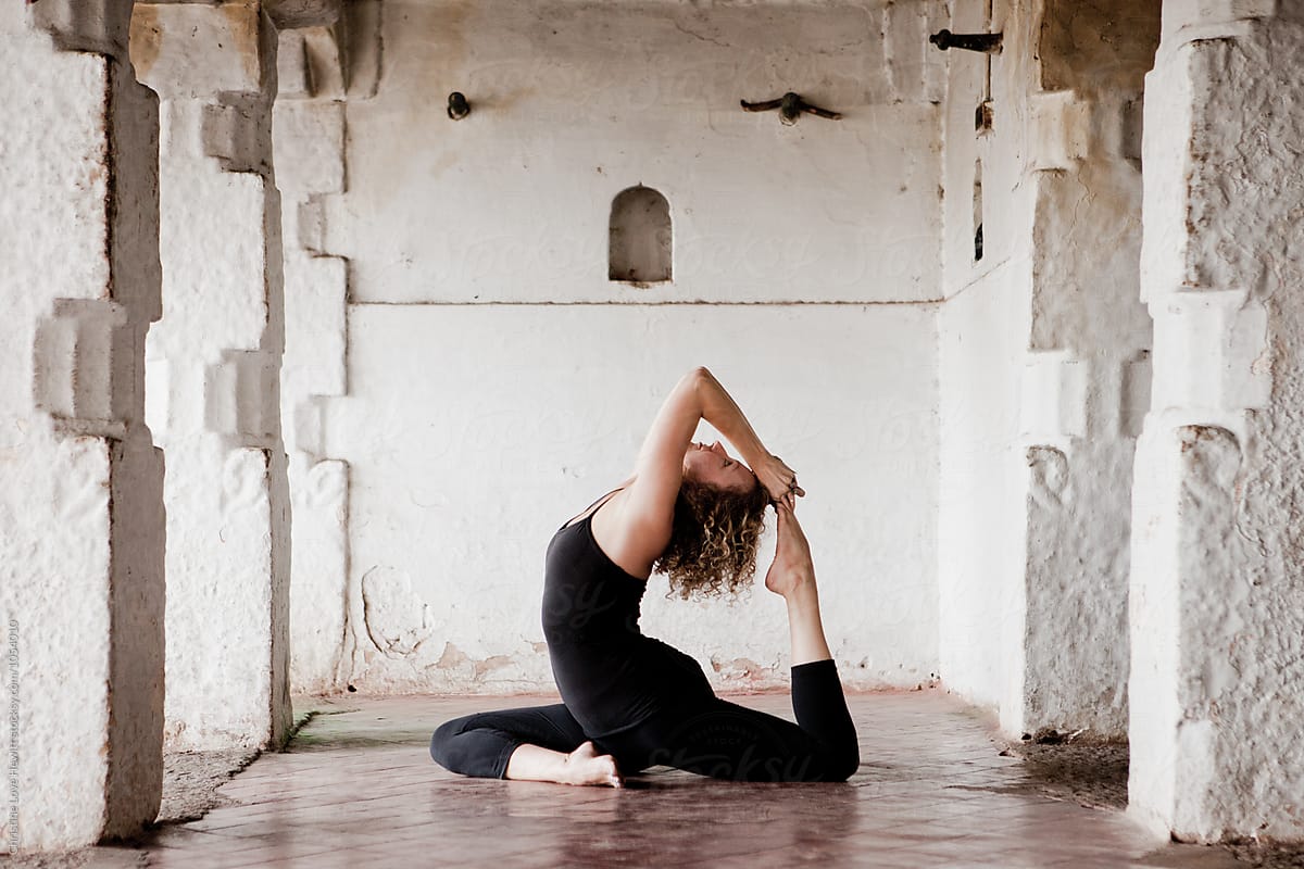 Woman Doing Yoga At A Temple Por Christine Love Hewitt Yoga Flexible