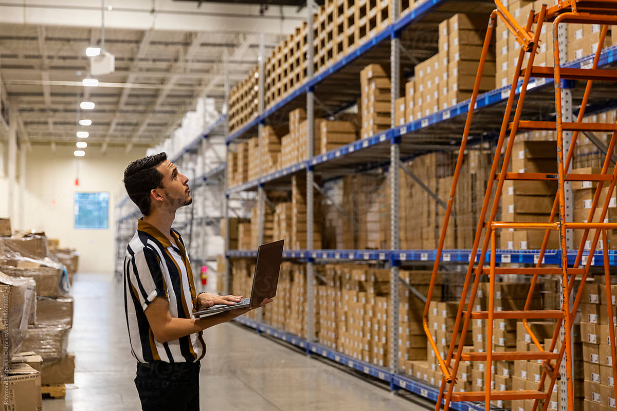 Inventory control by warehouse worker